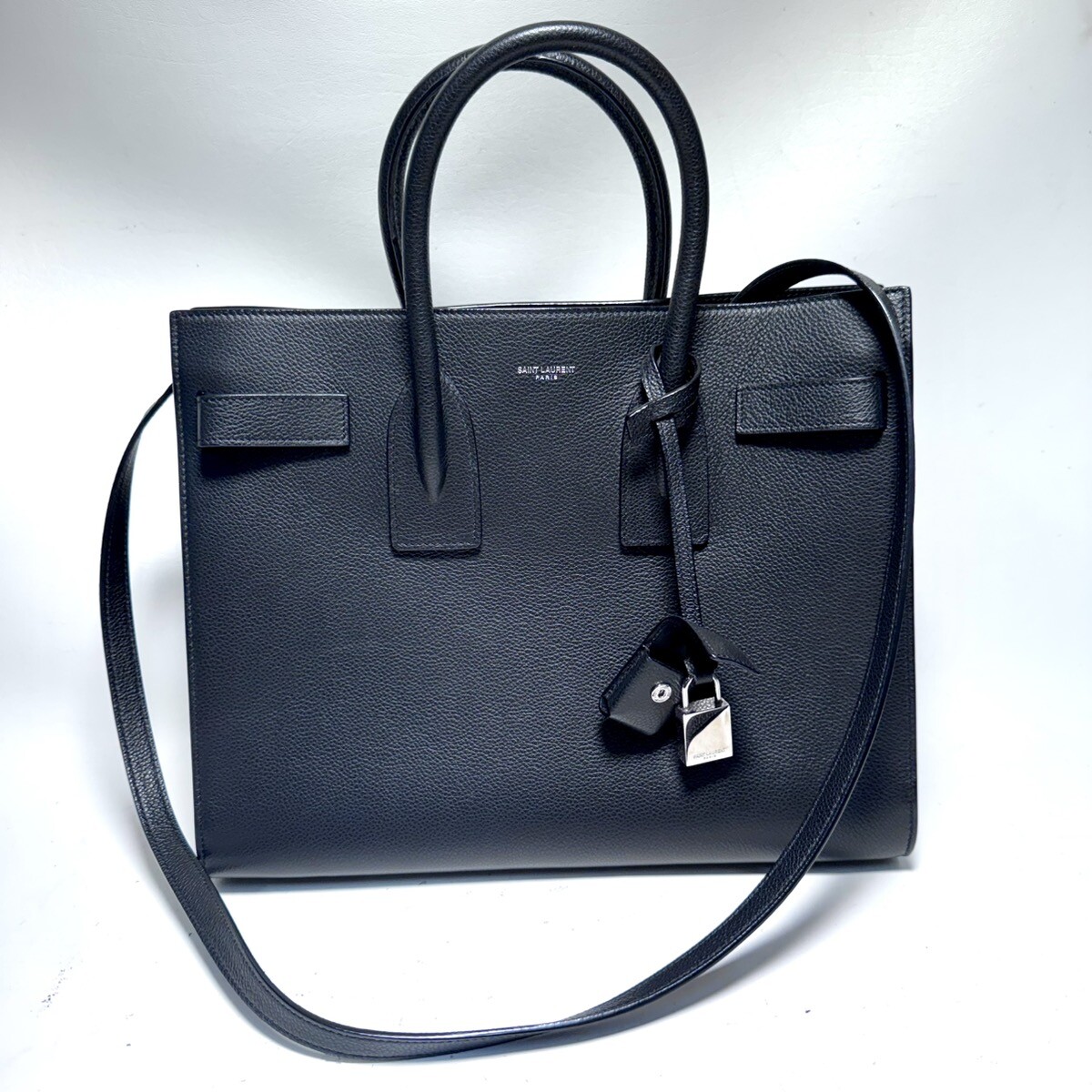 Borsa a tracolla YSL Saint Laurent Classic Sac de Jour in pelle nera con grana (WMP011141)
