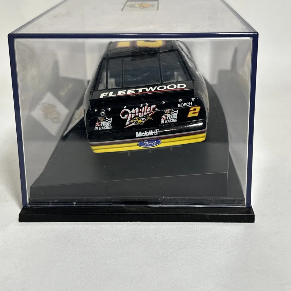 Ford Miller NASCAR 1996 1/24 Rusty Wallace #2 diecast con estuche Foto 3 de 4