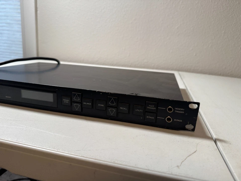 Yamaha SPX90 Digital Multi-Effects Sound Processor - Image 3 of 4