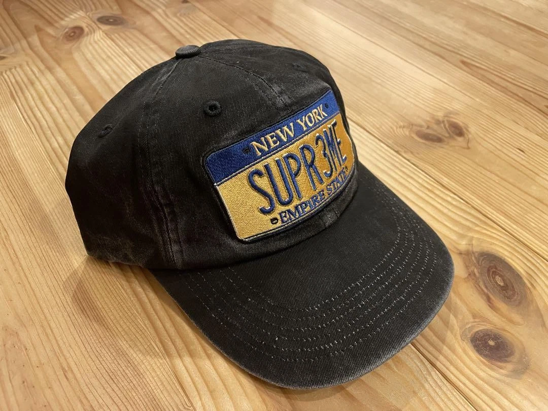 SUPREME noir