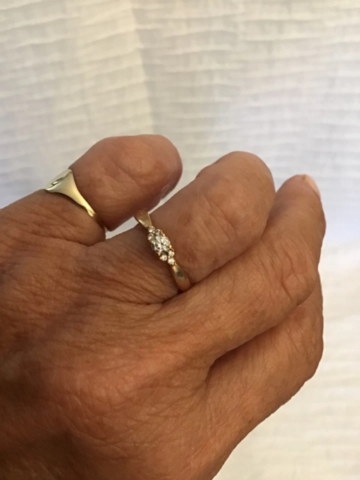 Authentic Tiffany & co 18K Harmony Rose Gold limited edition ring, side diamonds - Image 2 of 4