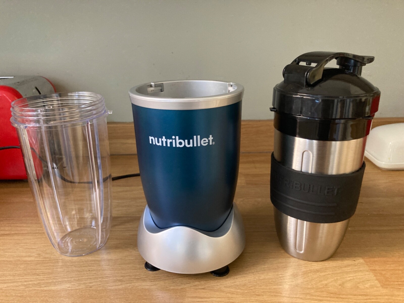 Nutribullet 1000 Series Nutri Blender in blue with original packaging