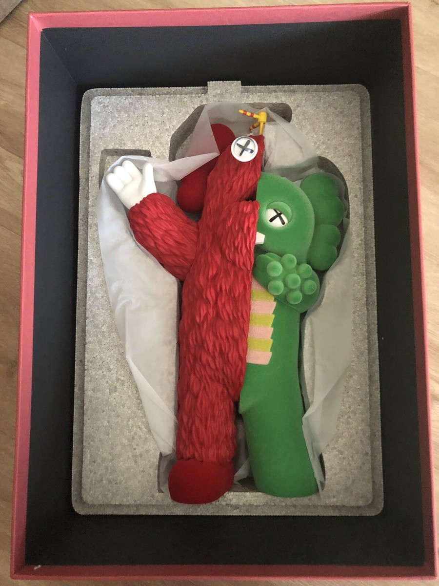 その他 KAWS KACHAMUKKU Vinyl FigureGreen/Red KAWS KACHAMUKKU Vinyl Figure Green/Red & Black Set - US