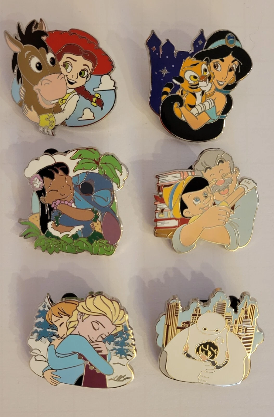 Disney Best Friend Hugs Mystery Box Pin - Geppetto & Pinocchio