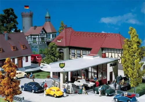 Faller 130347 BP Petrol/Service Station /Garage Model Kit HO suit OO BNIB (d)