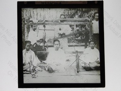 Frauen Webstuhl Handwerk Textilindustrie Burma 1900er Magie Laterne Dia