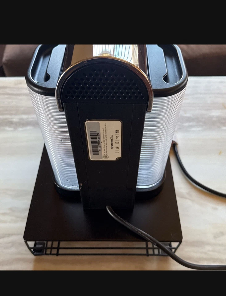 Máquina de café espresso Nespresso Vertuo Pop Sliver com 12 cápsulas - Imagem 4 de 4