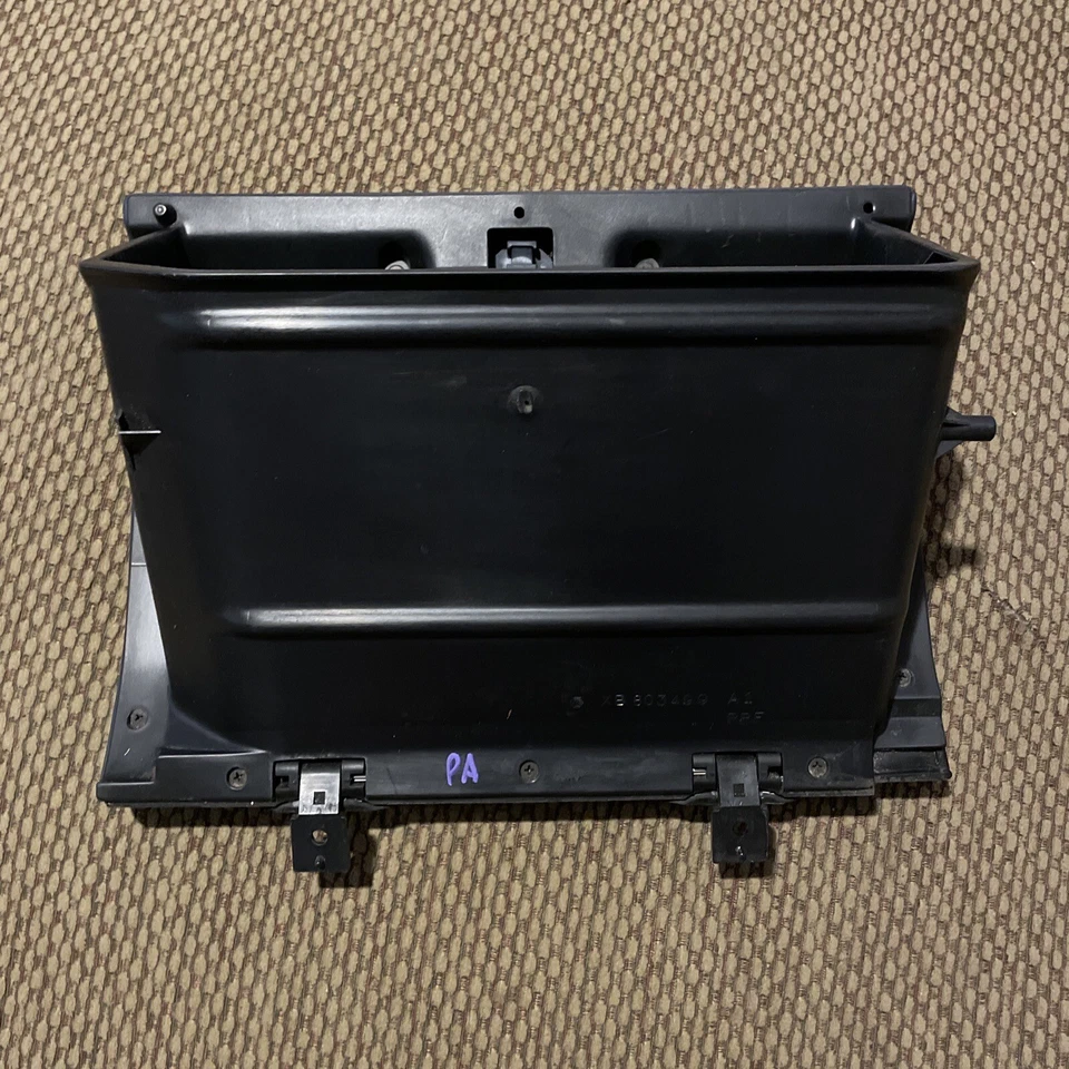 Mitsubishi Expo LVR 1992-1994 guantera compartimento montaje almacenamiento azul OEM Foto 3 de 4