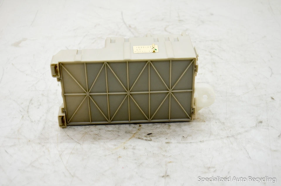 Toyota RAV-4 2001 cabina interior caja de fusibles Foto 4 de 4