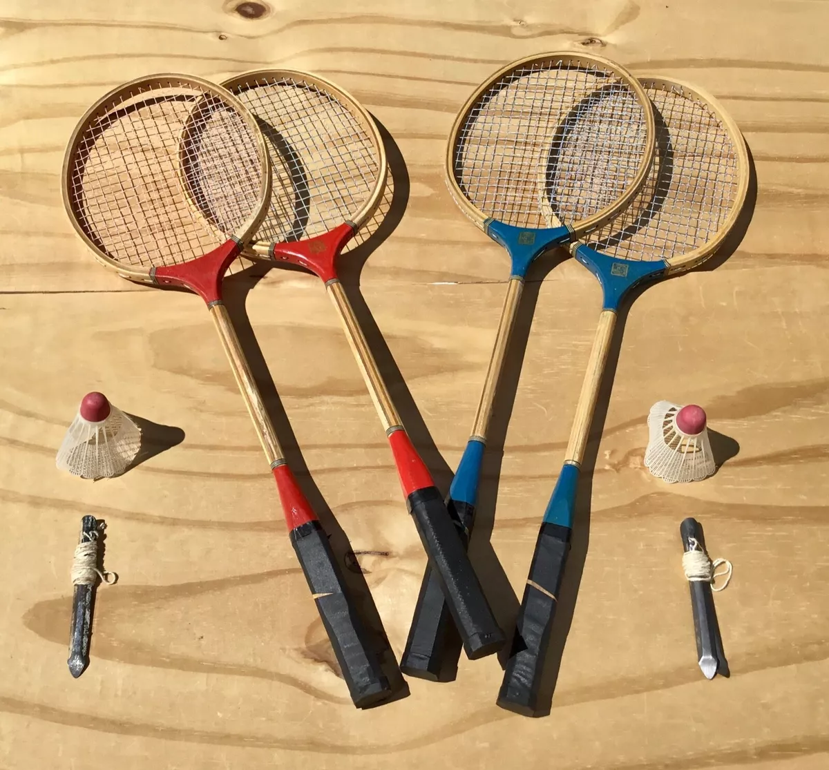 Vintage Badminton Set including 4 Wooden Rackets and 2 Shuttlecock (Sport)