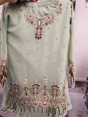 asiatisches mädchen partykleid