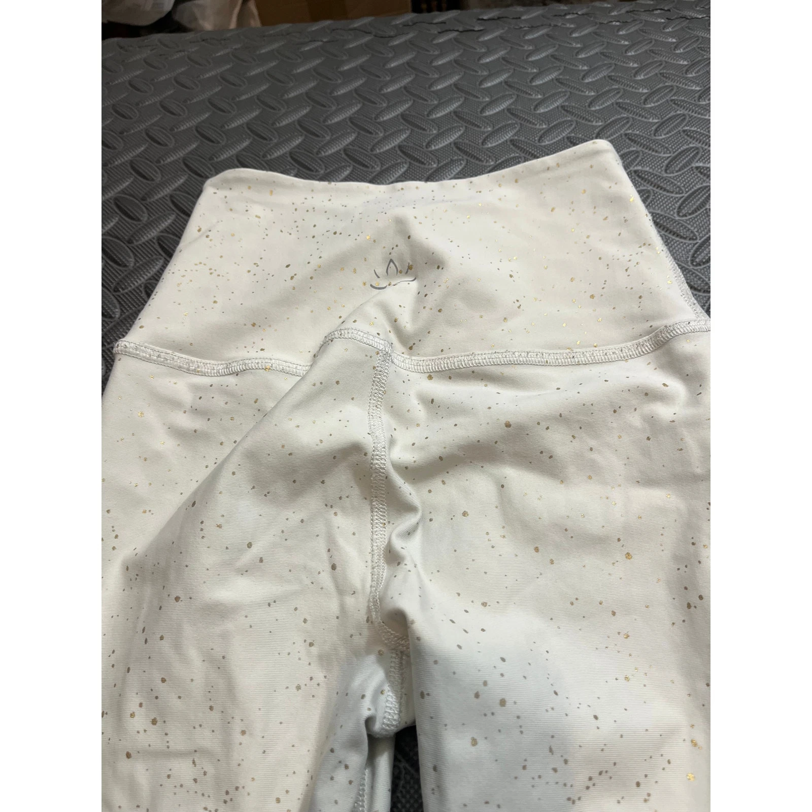 beyond-yoga alloy ombre high rise metallic athletic leggings