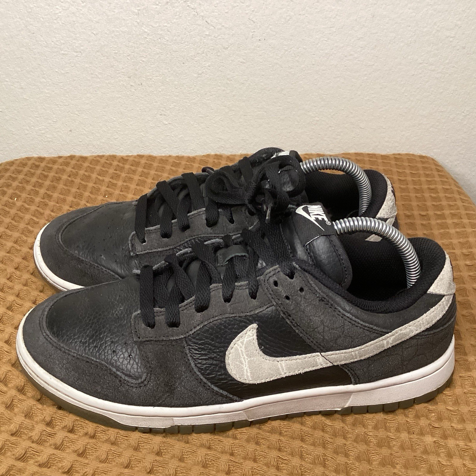 Scarpe Taglia Nike Nike By You Dunk Low Uomo Taglia Nero Bianco