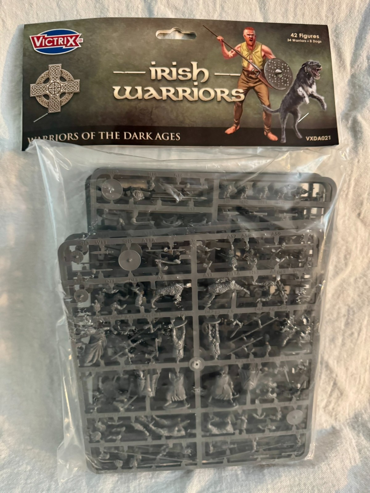 Victrix Dogs Victrix Pillage Irish Warriors and Dogs 28mm Barons War Dark Age Middle ...