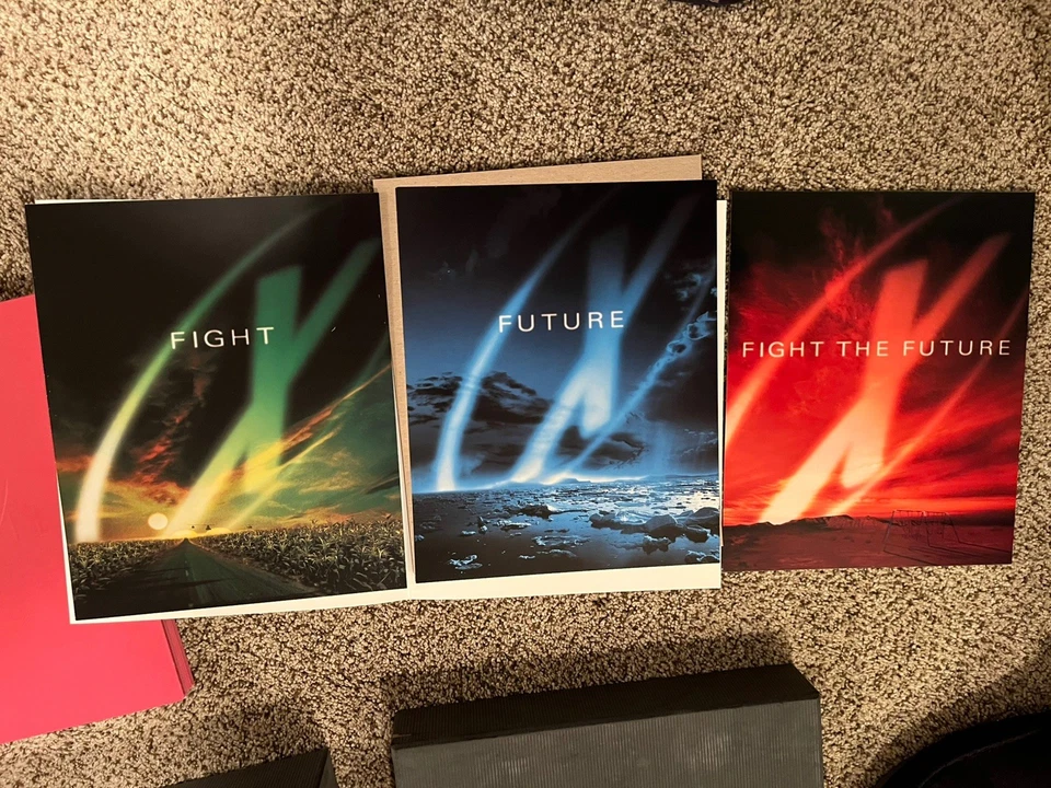 The X Files Fight The Future Special Collector's Edition VHS Box Set Complete - Image 2 of 4