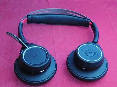 Auriculares Plantronics Voyager Focus UC Modelo B825 + SOPORTE (sin dongle) - Imagen 1 de 4