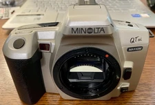 Minolta Maxxum QT-si 35mm Film Camera (Body Only)