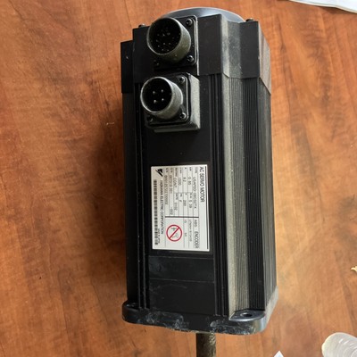 YASKAWA AC Servo Motor USAFED-09CS2TX + ABS Encoder UTMAH-B15ASB 