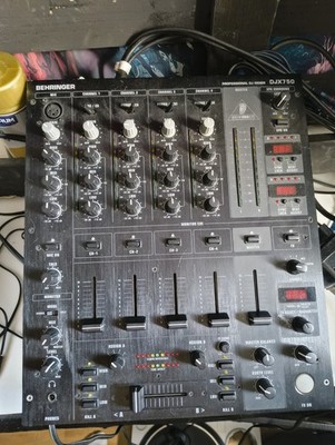 Behringer DJX750 professional DJ mixer - profi studio equipment