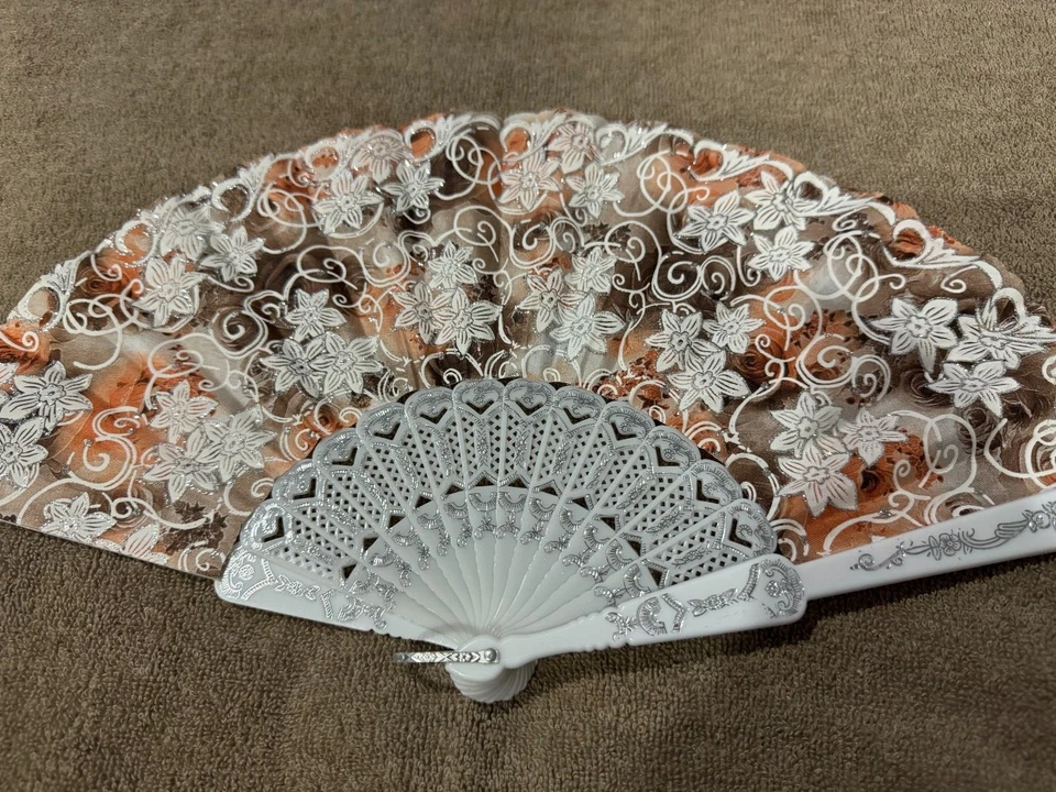 Складной ручной вентилятор белый w/коричневый мульти цветы цвет открытый размер 16,5 x 9" - Изображение 2 из 2