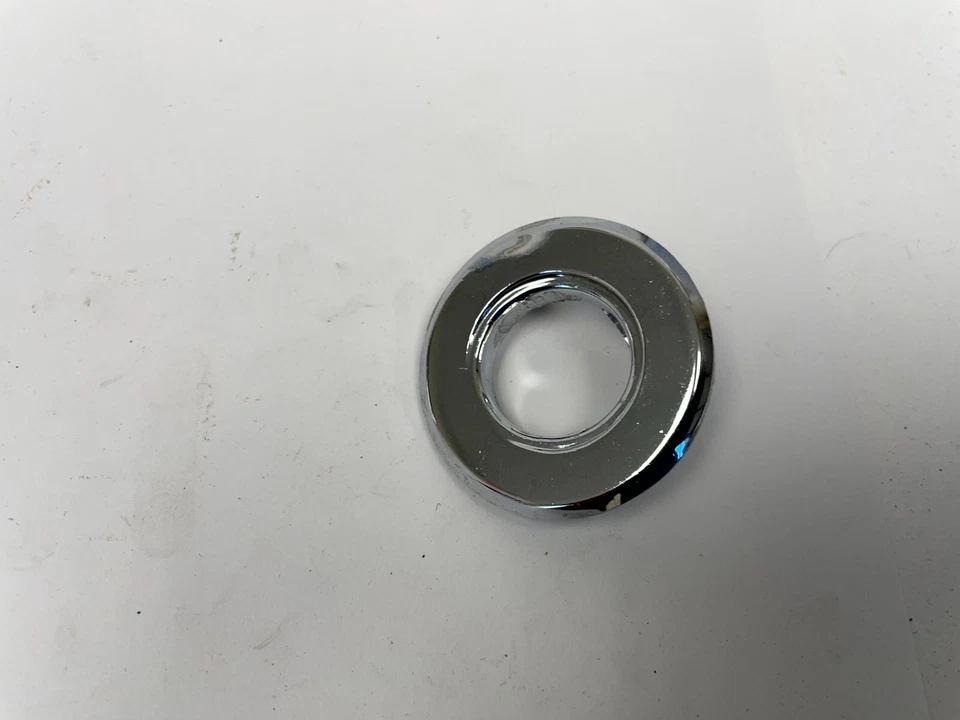 Dodge Coronet Charger 1968-1970 adaptador de montaje de antena manual 2889925 nuevo de Lote Antiguo Foto 4 de 4