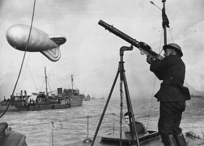 dive bombers are attacked by anti-aircraft gunfire in convoy 1940 OLD PHOTO