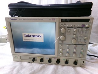 Tektronix DPO7104 1 Ghz Digital Phosphor Oscilloscope Several Options