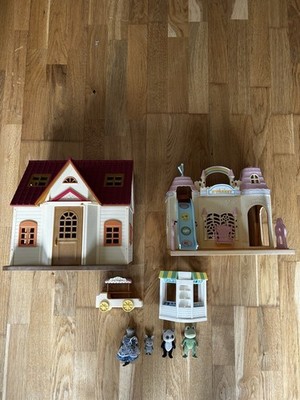 Sylvanian Families Spielset Häuser mit vier seltenen Figuren Frosch Otter Panda Hase