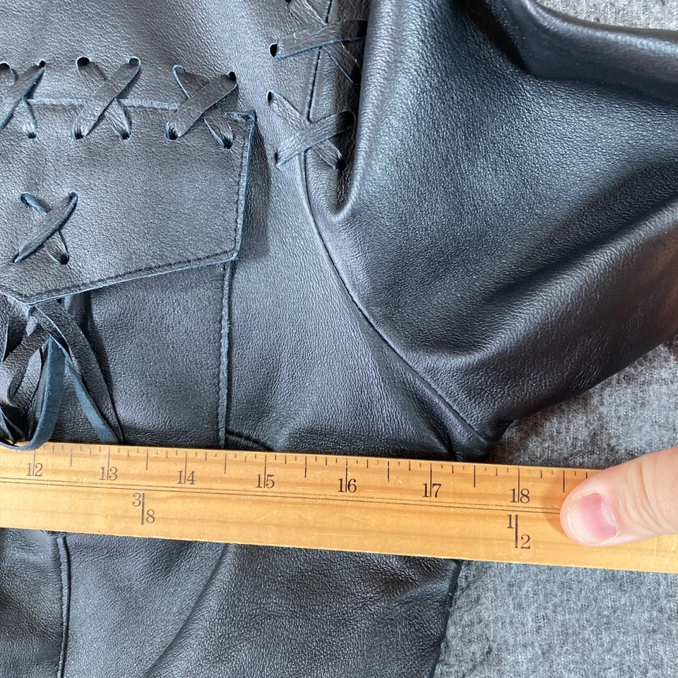 Camisa de motociclista de cuero Newport News vintage para mujer 4 negra detalle de cordones a presión Foto 4 de 4