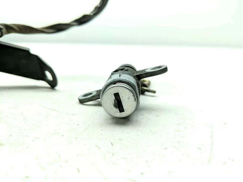 85-07 Yamaha VMAX 1200 VMX12 Lock Set Ignition Switch NO KEY - Image 4 of 4
