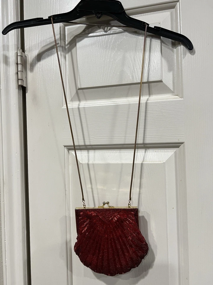 Bolso de Noche Vintage Rojo Con Cuentas Concha Cartera Cadena Dorada Correa Bolso sin asas RN 457 Foto 2 de 4