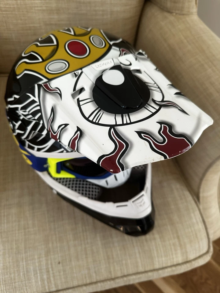 Casco de motocross Kali Foto 3 de 4