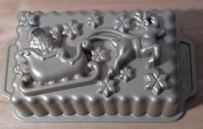 Nordic Ware Heavy Guage 6 Cup Decorative Loaf Cake Pan SANTA'S SLEIGH  Unused