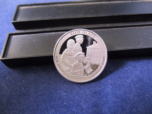 2017-S Silver Quarter ELLIS ISLAND LIBERTY Deep Cameo Mirror Proof upper grades - Picture 3 of 3