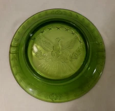 VINTAGE L. E. SMITH HERITAGE HEAVY OLIVE GREEN GLASS ASHTRAY - American Eagle
