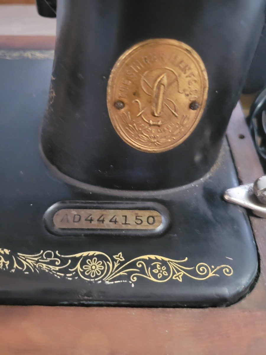 Singer 1934 Century Of Progress Worlds Fair 15-91 Sewing Machine
