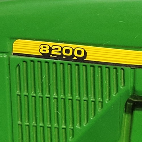 Vtg 1/16 scale Ertl John Deere 8200 diecast tractor w/ cab & front weights green - Picture 9 of 12