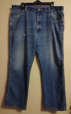 Wrangler Men's Denim Blue Jeans Light Wash size 40x30 Straight Leg (Mj5)