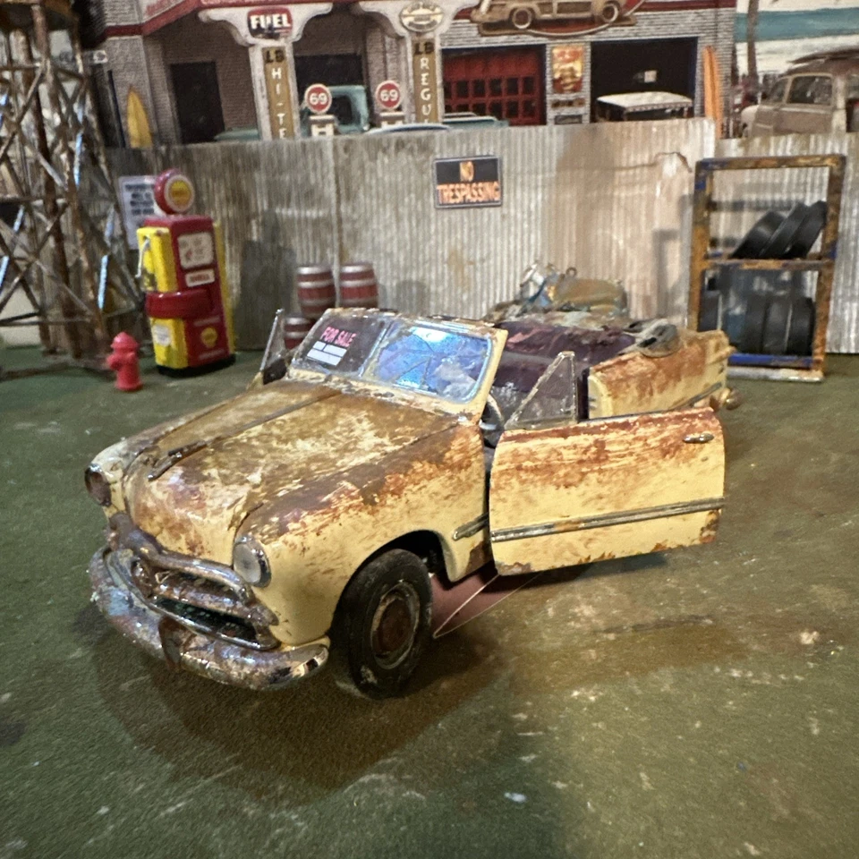 1949 Ford - Barn Find Cars- 1:24 DIECAST - Danbury Mint - Weathered - Image 4 of 4