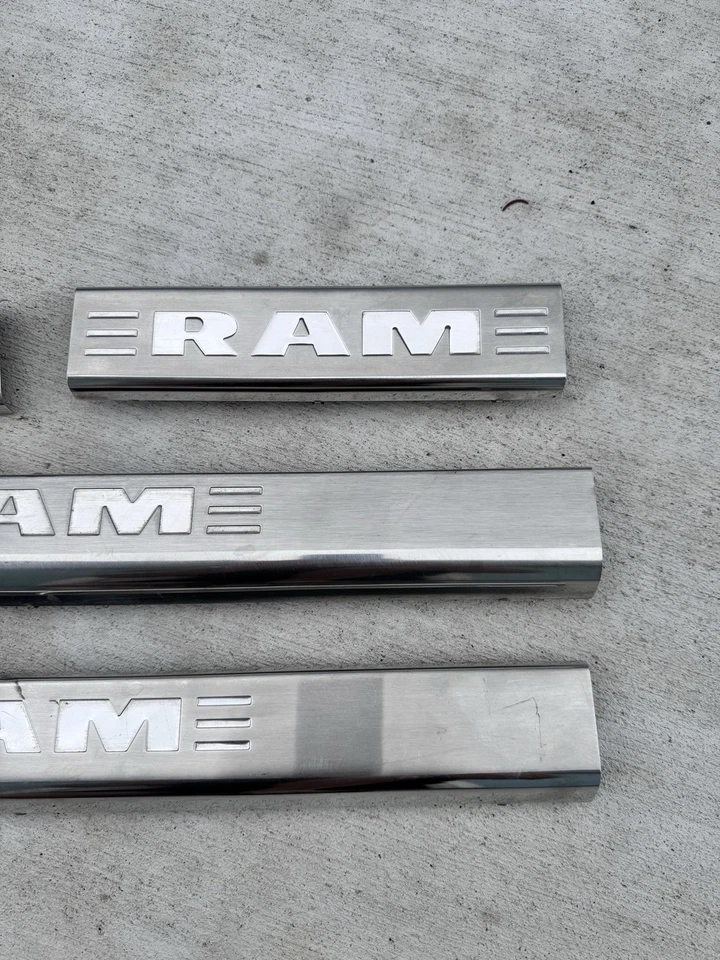 ✅09-18 RAM 1500-3500 CREW CAB LIMITED SCUFF PANEL DOOR SILL TRIM COVER SET OEM - Image 3 of 4