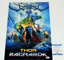 DIRECTOR TAIKA WAITITI SIGNED THOR: RAGNAROK 12x18 MOVIE POSTER BECKETT MARVEL