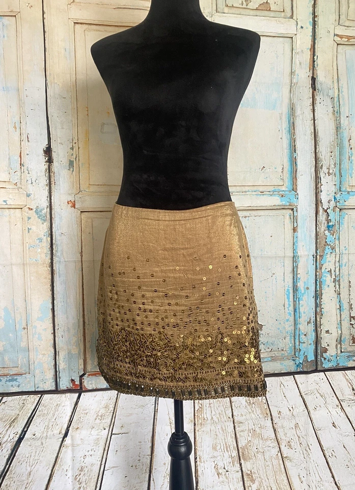 Jennifer Lopez Women’s Gold Sequin Pencil Skirt Lined Zipper Back Closure Size 4 - Imagem 2 de 4