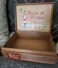Vtg 1950s House of Windsor Palmas Wood Cigar box label clasp