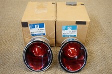 Nos Gm 1961 1962 Corvette Tail Light Assembly Turn Signal Housings 899632 899631