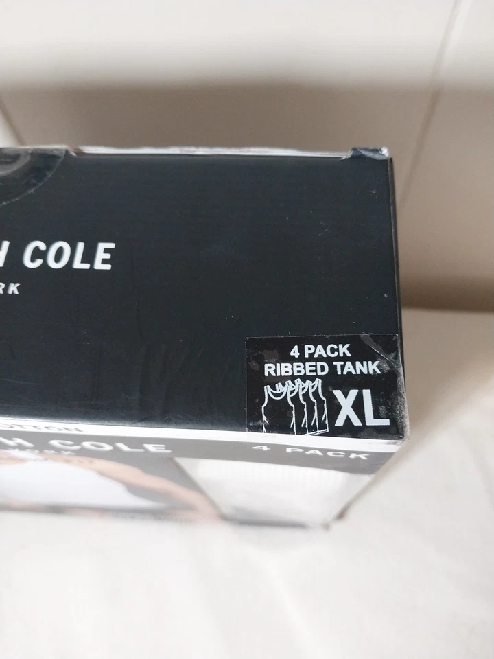 PACK DE 4 TANQUES KENNETH COLE NY CLASSIC FIT BLANCOS ACANALADOS NUEVOS TALLA XL 46-48" Foto 4 de 4