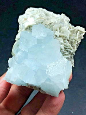Beautiful Blue AQUAMARINE With Muscovite from Nagar Hunza - 298 grams