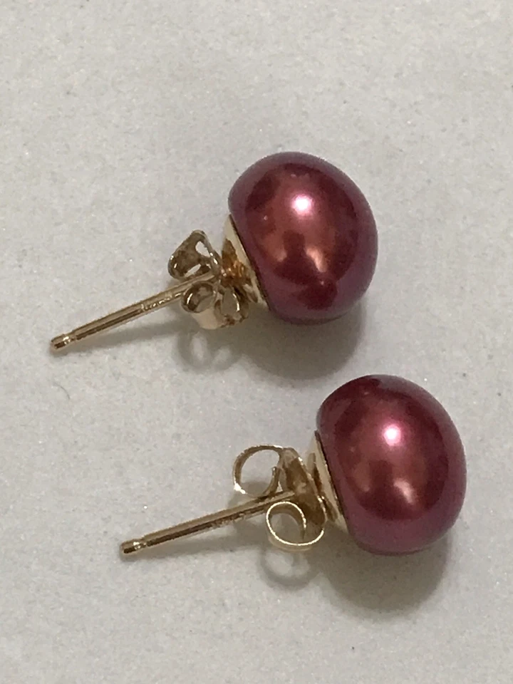 Impresionantes pendientes de perlas rojas oscuras de oro de 14k Foto 2 de 4