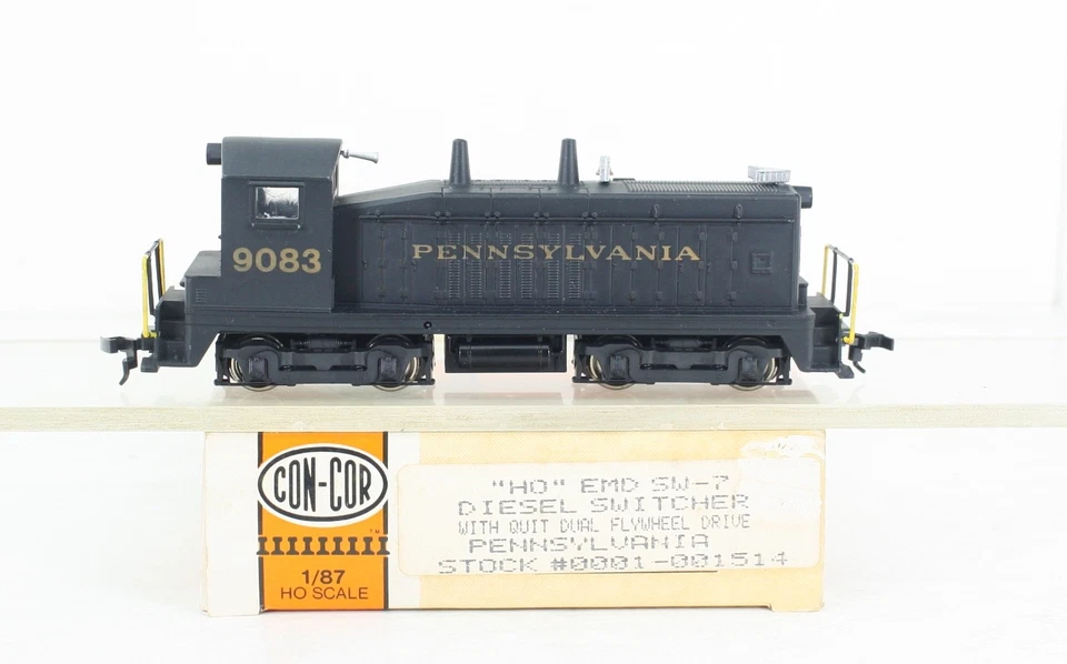 HO Scale Con-Cor / Kato Pennsylvania Railroad SW7 Diesel Switcher Excellent - Image 4 of 4