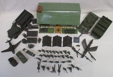 MARX ARMY TRAINING CENTER PLAYSET 45 SOLDIERS VEHICLES PLANES TIN LITHO BUILDING