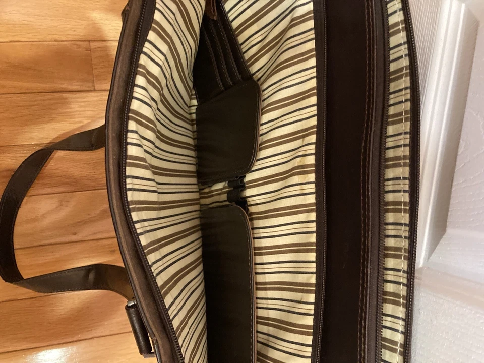 Maletín de cuero marrón para portátil CUTTER & BUCK Foto 4 de 4